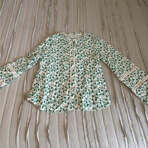 Green Leaf Print Button-Up Blouse | Size M